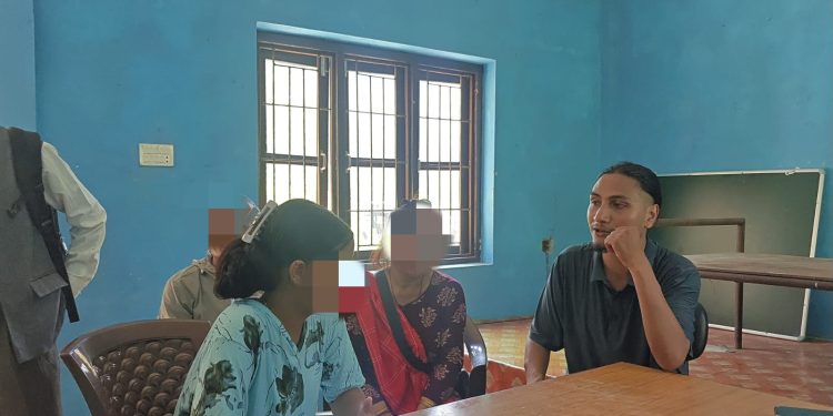 पञ्चकन्या होल्डिङ सेन्टर खाली गरियो, आफन्तको संरक्षणमा फर्किए बाढीमा आमाबुवा गुमाएका बालबालिका